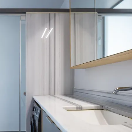 Apartamento Chryssi 01, Stylish Seaside Spot In The Heart Of