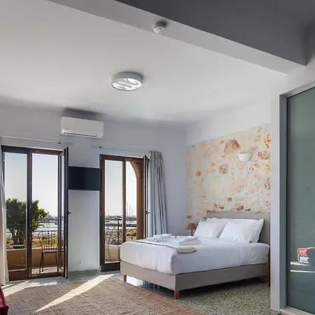 Apartmán Chryssi 01, Stylish Seaside Spot In The Heart Of Rethymno