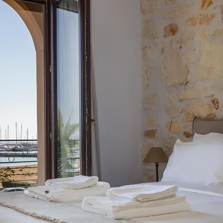 Chryssi Seafront Living, 01 Bedroom Up To 3! Rethymno (Crete)